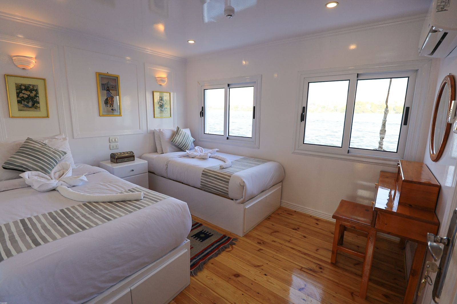 Suite on the Three Pyramids Dahabiya