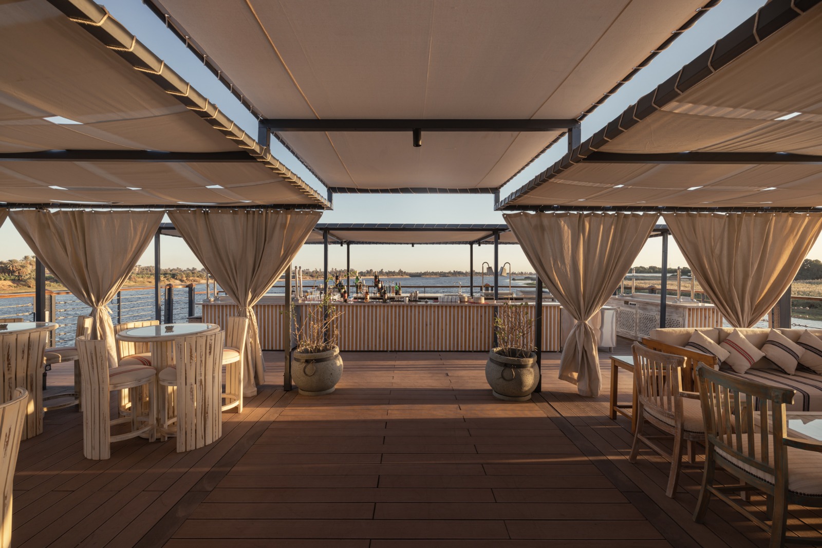 Sundeck pool on M/S DWA