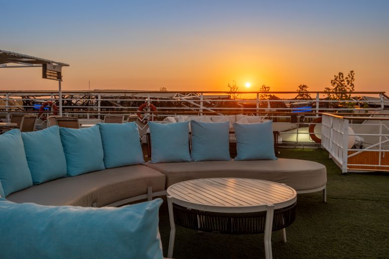 Evening entertainment on MS Royal Ruby