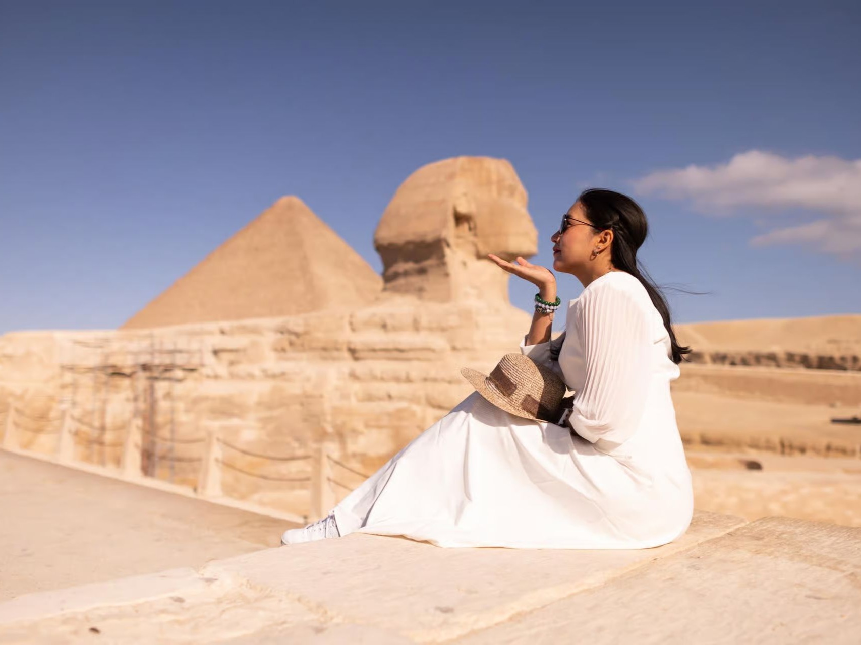 Guest at the Great Sphinx with Pyramid views