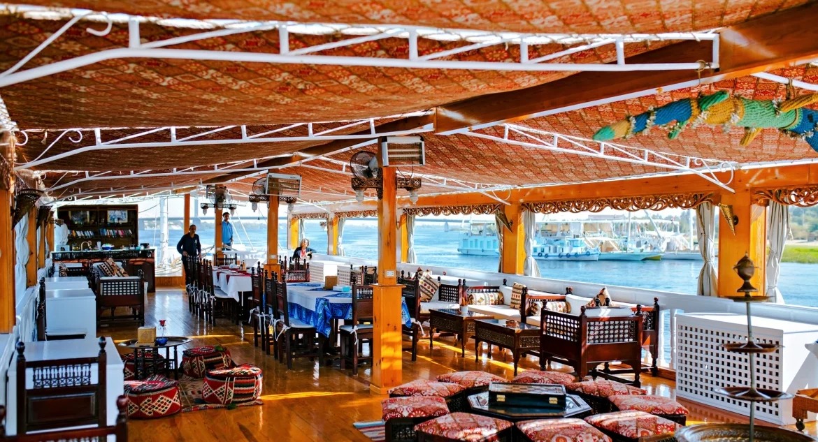 Romantic getaway on the Amoura Dahabiya